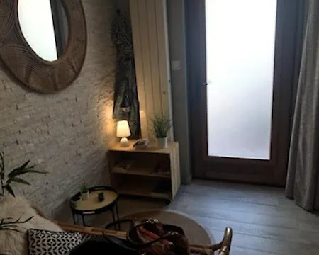 Lägenhet Cozy In Downtown